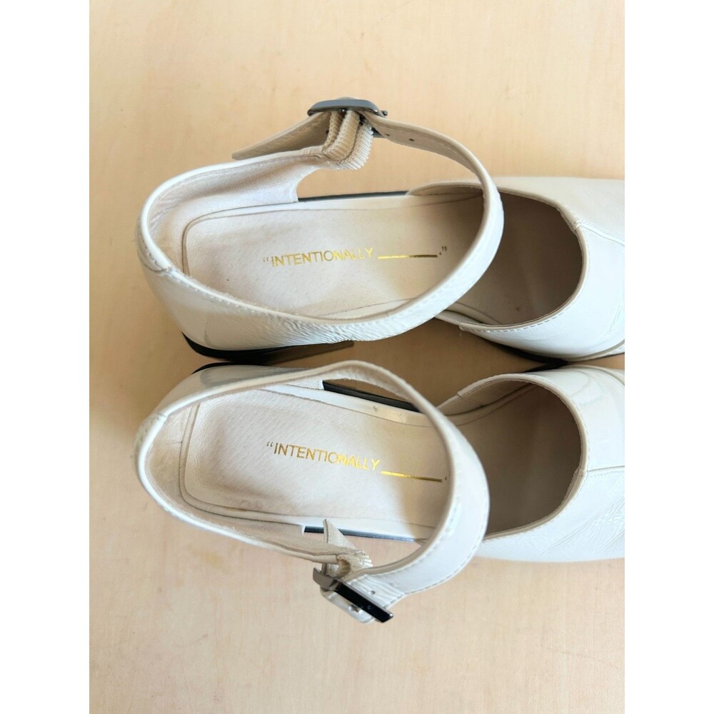 INTENTIONALLY BLANK Marty Mary Jane Patent Leather Cream Square Toe Women's 5 - Picture 9 of 10